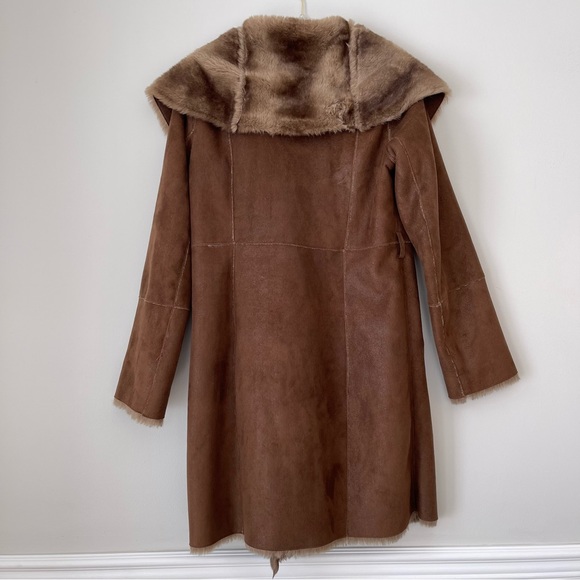 Gerard Darrel Brown Fur Coat - Picture 10 of 13